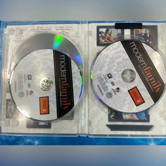 Modern Family -  Complete Season 5 DVD - - Picture 3 of 4